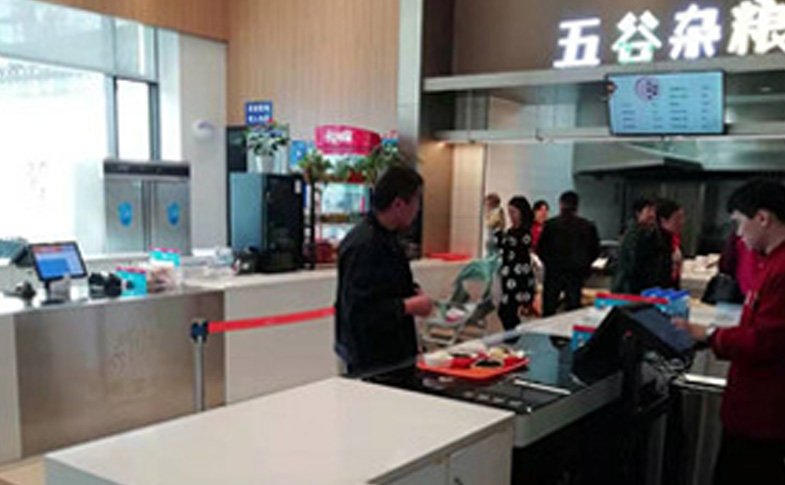 苏州阳澄湖服务智能餐厅采用智慧餐台